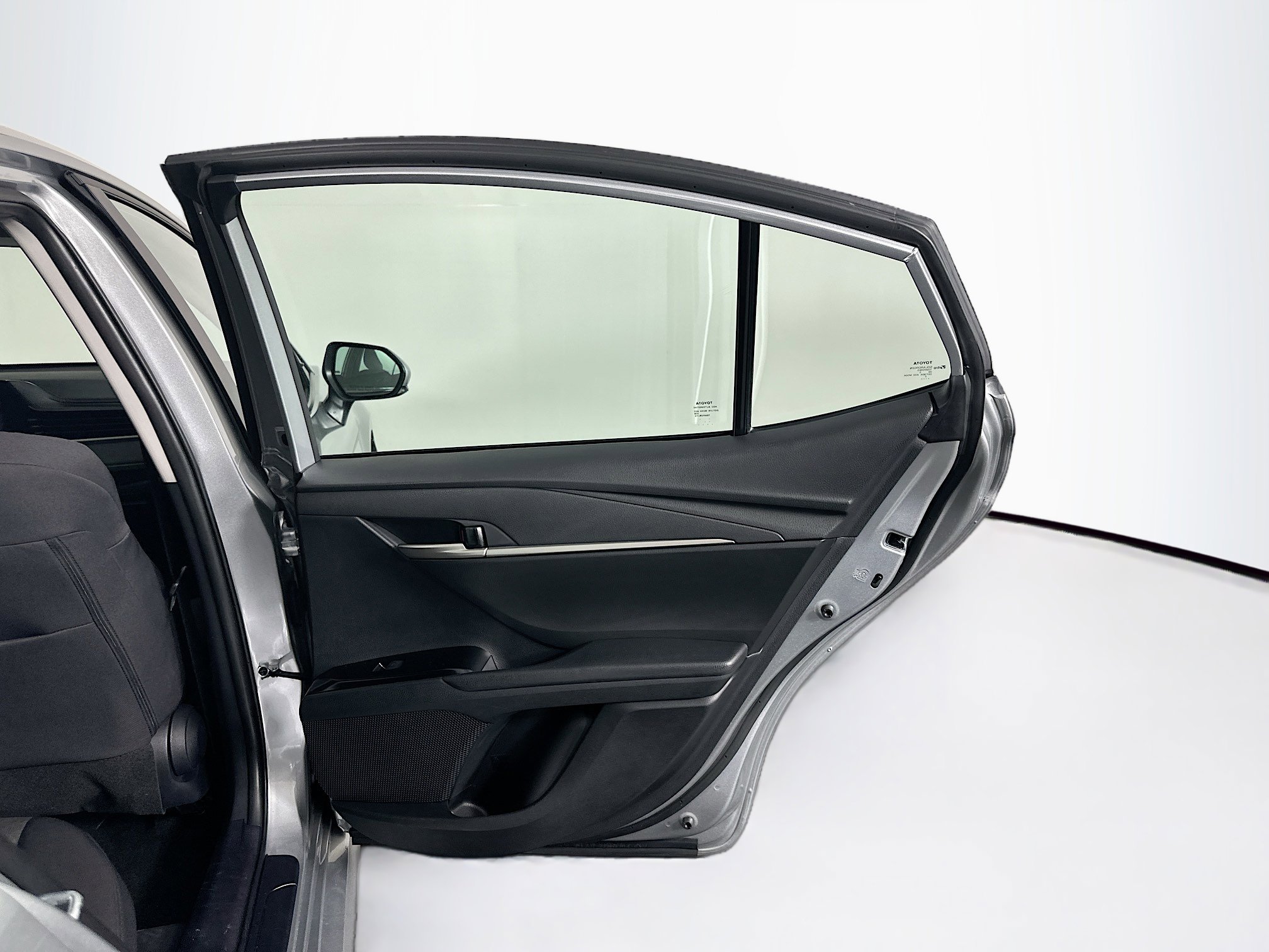 Used 2025 Toyota Camry LE image 30