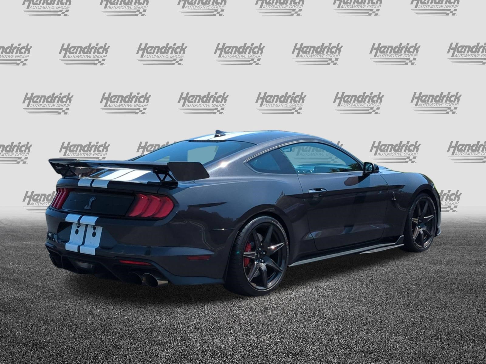 Used 2022 Ford Mustang Shelby GT500 w/ Carbon Fiber Track Pack RWD image 10