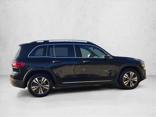 Used 2025 Mercedes-Benz GLB 250 image 3