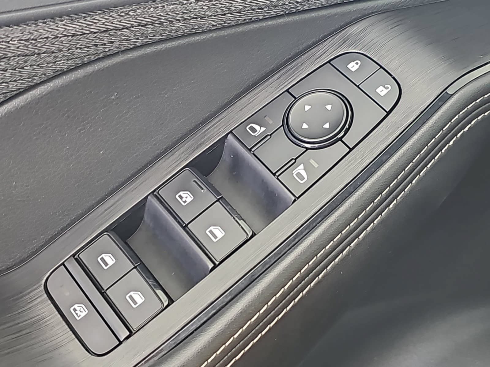 Used 2021 Nissan Rogue SV FWD image 26
