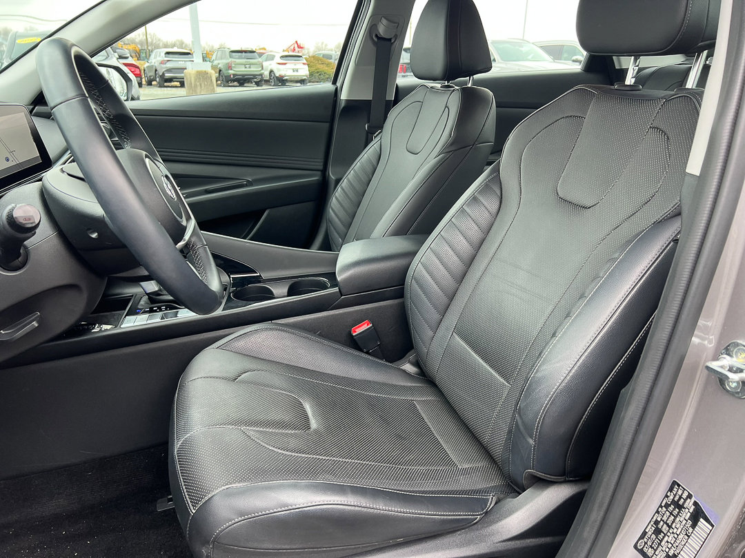 Used 2021 Hyundai Elantra Limited image 13