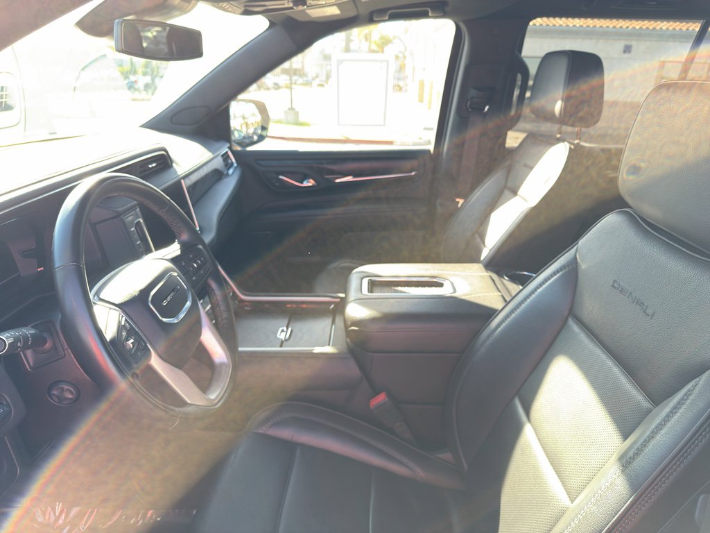 Used 2024 GMC Yukon Denali image 16