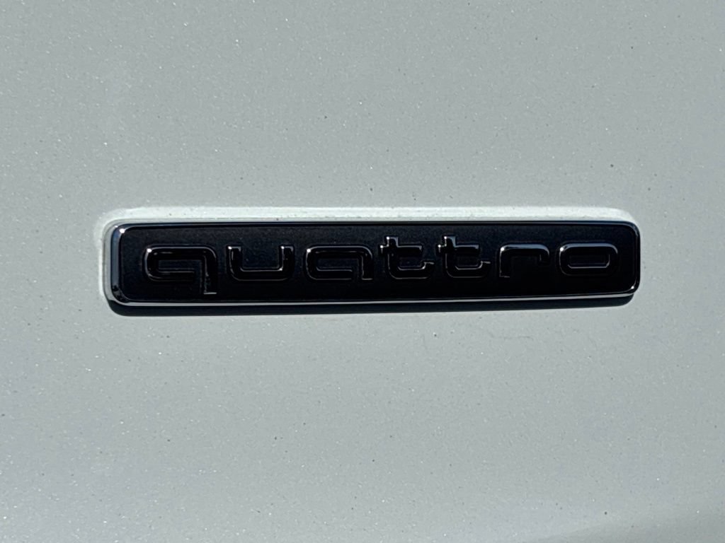 Used 2021 Audi Q5 e Premium AWD/4WD image 7