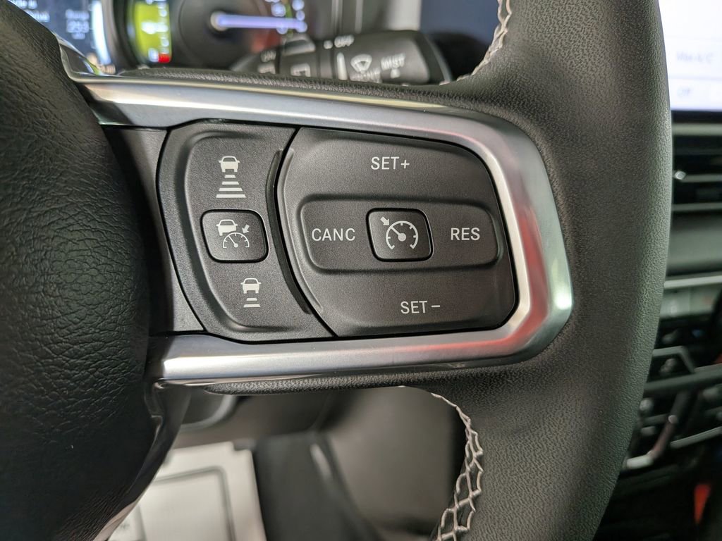 Certified 2025 Jeep Wrangler Unlimited Sahara image 23