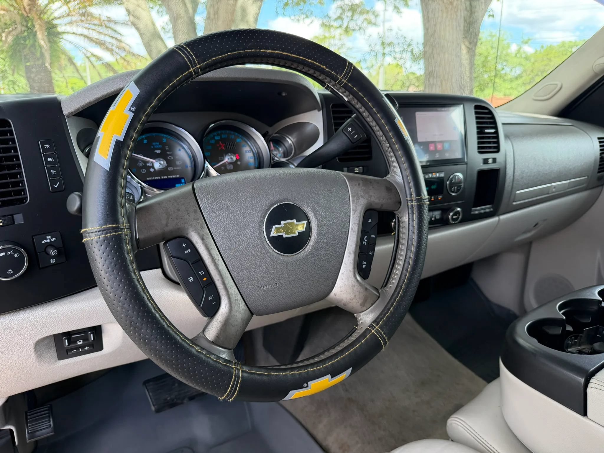 Used 2012 Chevrolet Silverado 3500 LT w/ Interior Plus Package AWD/4WD image 8
