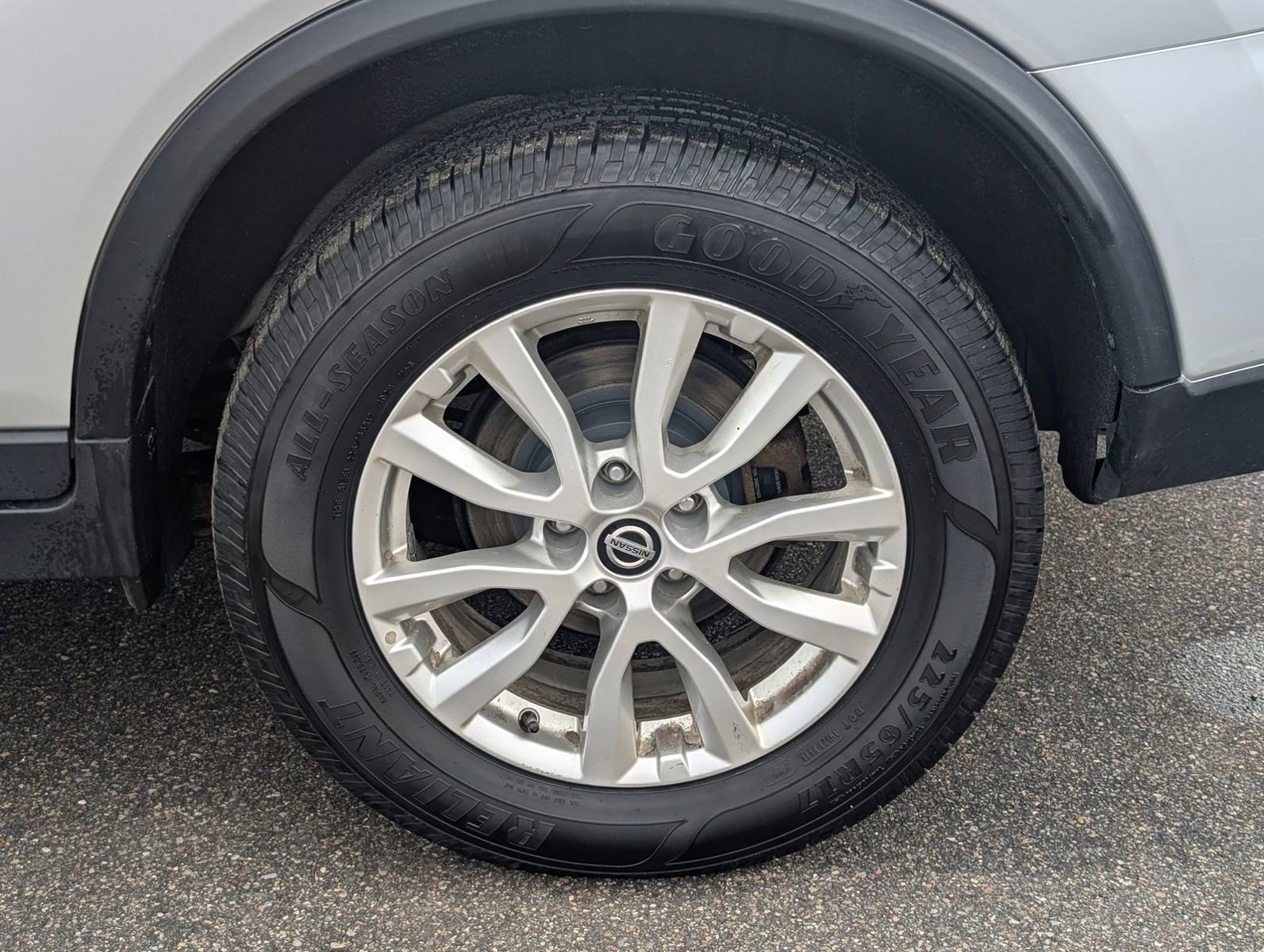 Used 2019 Nissan Rogue SV image 29