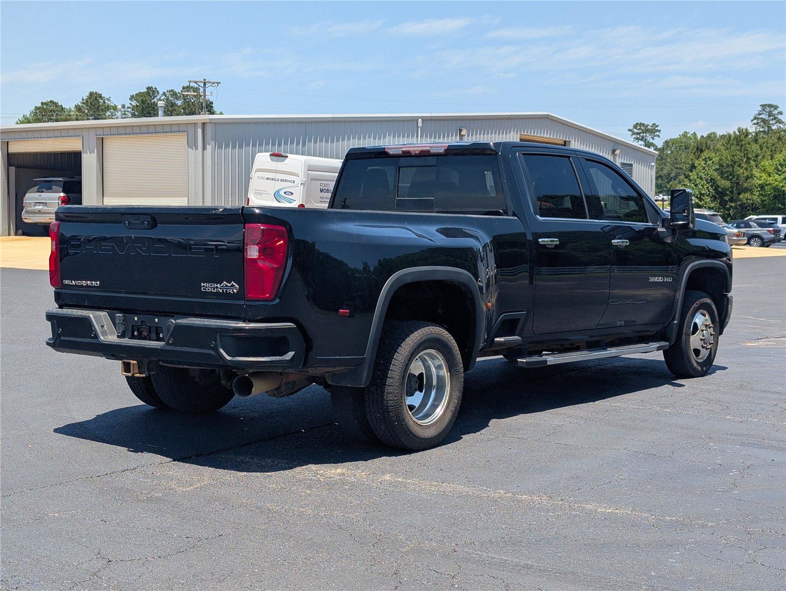 Used 2020 Chevrolet Silverado 3500 High Country w/ LPO, Hitch Package AWD/4WD image 6