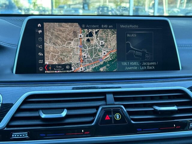 Used 2019 BMW 750i w/ Executive Package RWD image 24