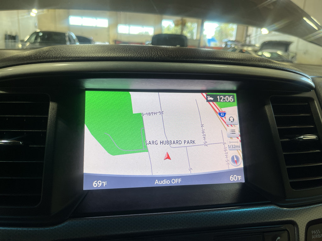 Used 2019 Nissan Pathfinder SL FWD image 33