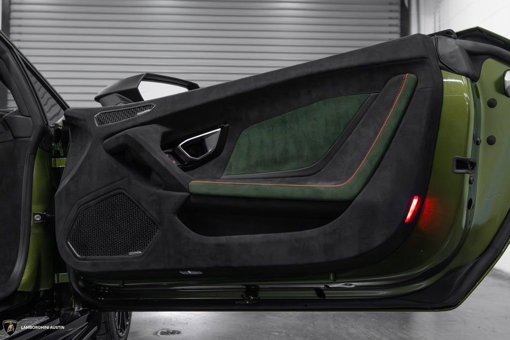 Used 2024 Lamborghini Huracan Sterrato image 38