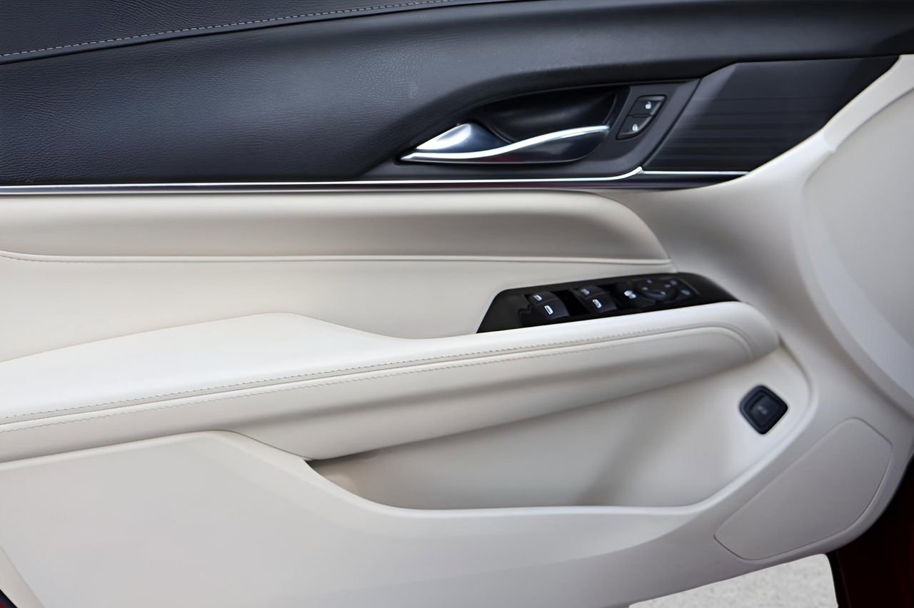 Certified 2023 Cadillac CT4 Luxury w/ Cold Weather Package image 9