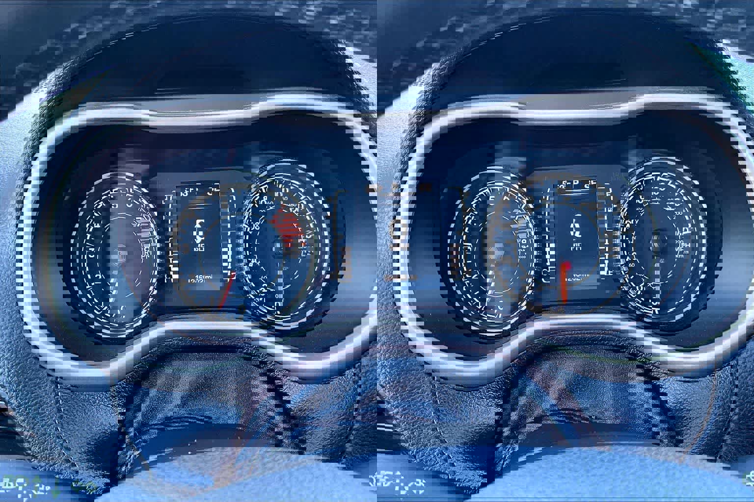 Used 2017 Jeep Cherokee Latitude w/ Comfort/Convenience Group image 18