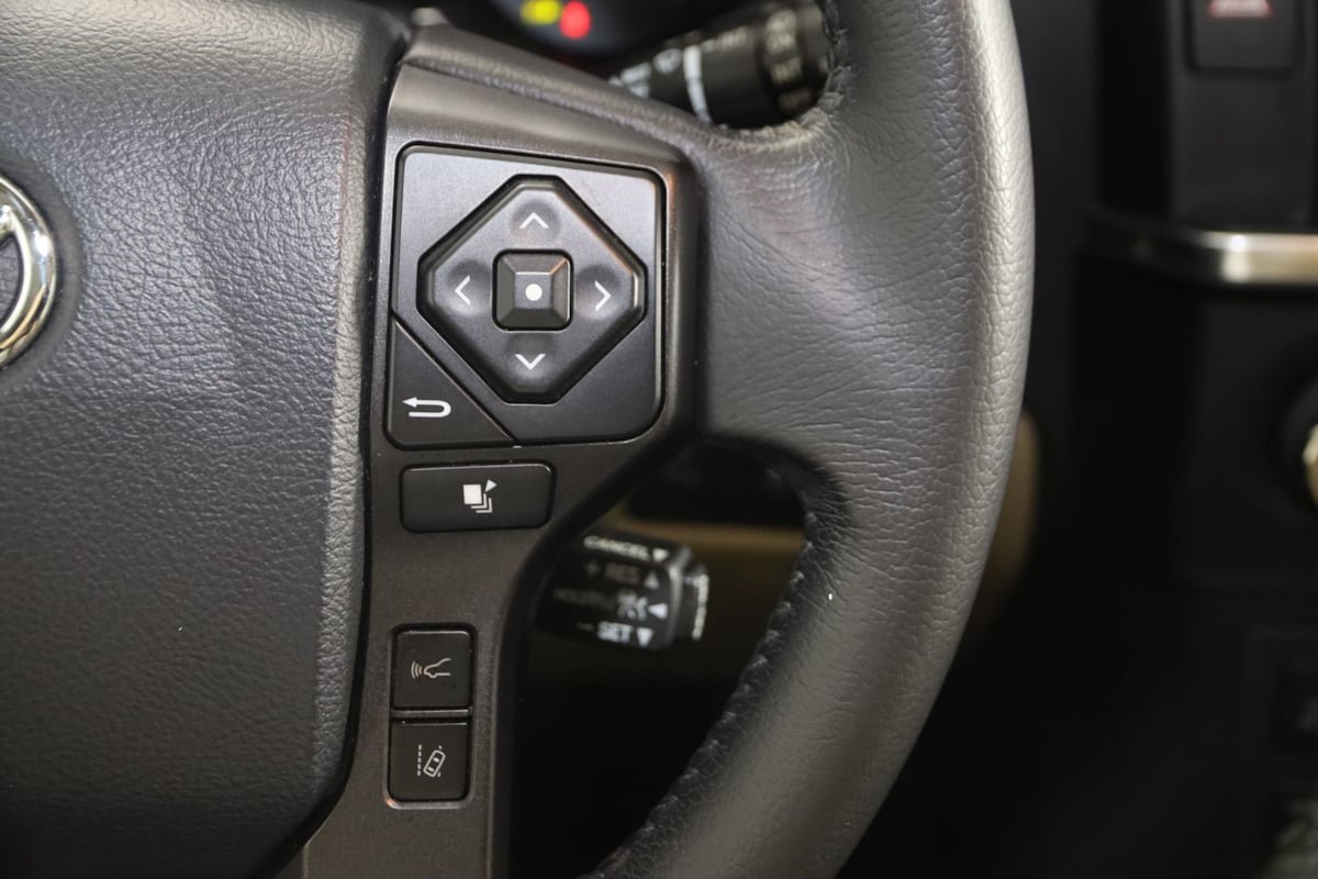 Used 2020 Toyota Sequoia Platinum AWD/4WD image 36