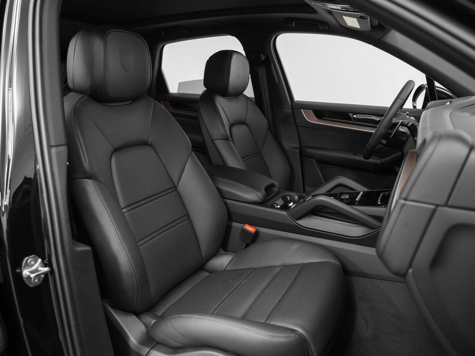 Certified 2025 Porsche Cayenne image 21