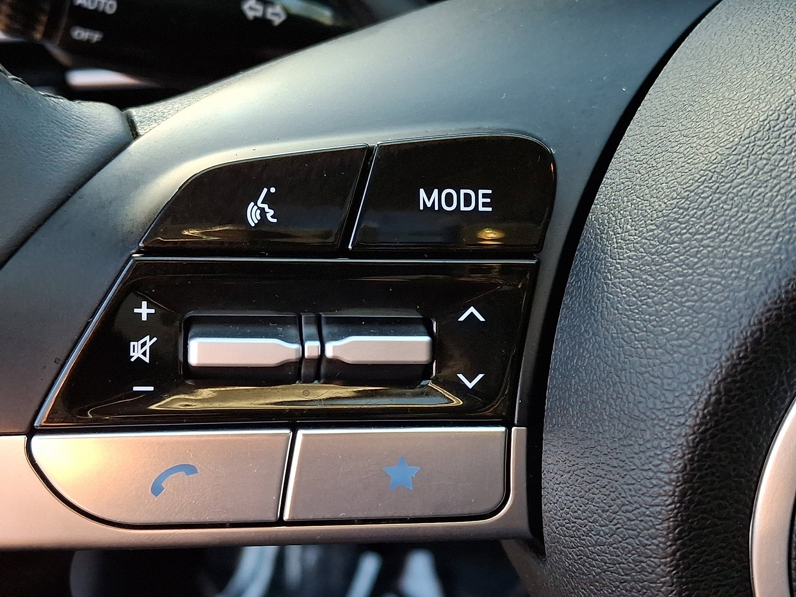 Certified 2024 Hyundai Elantra Limited FWD image 21