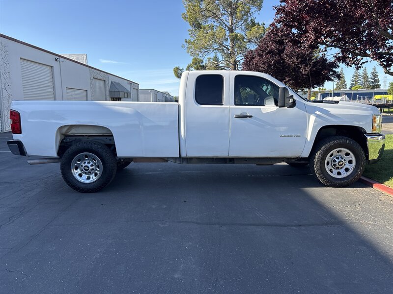Used 2011 Chevrolet Silverado 3500 W/T AWD/4WD image 14