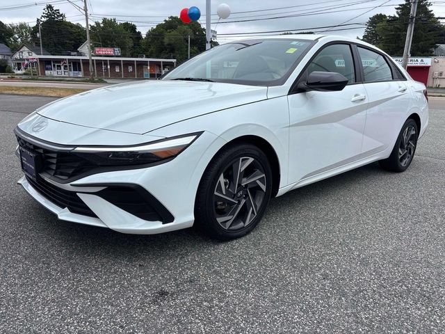 Certified 2025 Hyundai Elantra Sport FWD image 7
