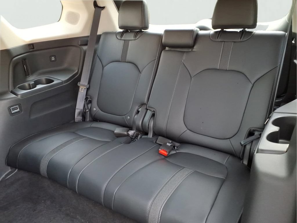 Used 2023 Honda Pilot Touring image 21