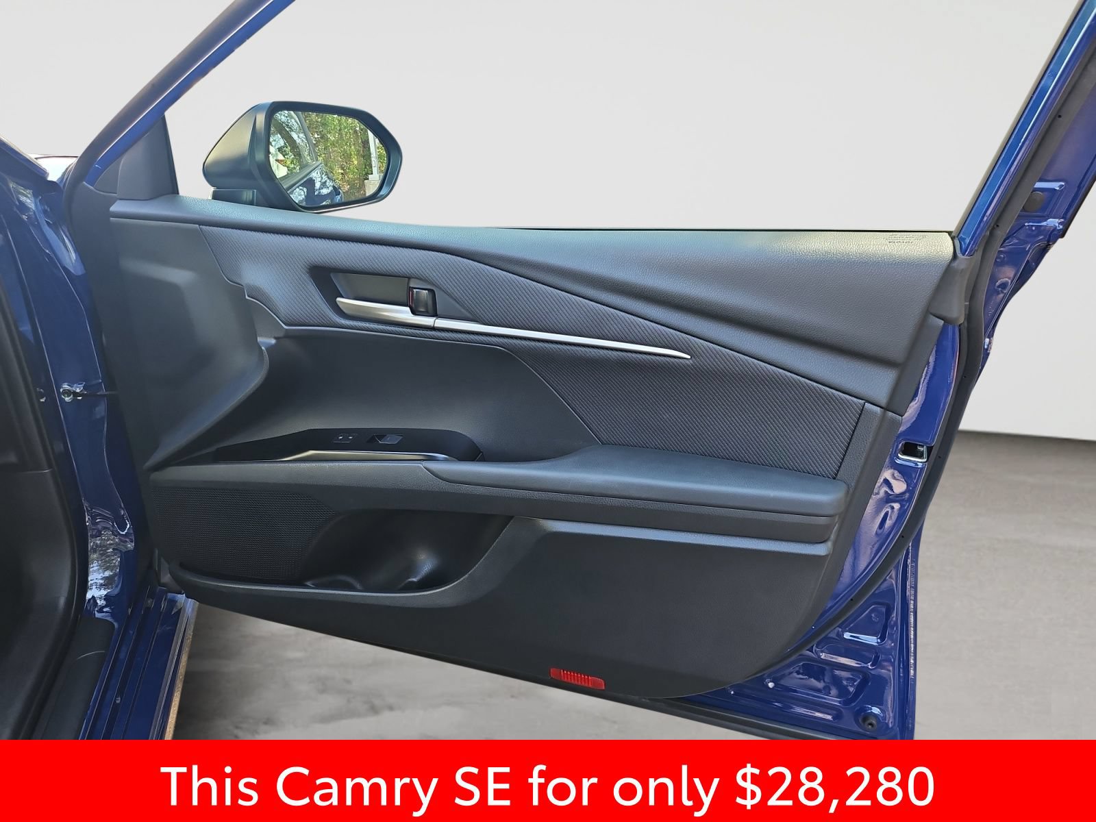 Used 2025 Toyota Camry SE FWD image 36