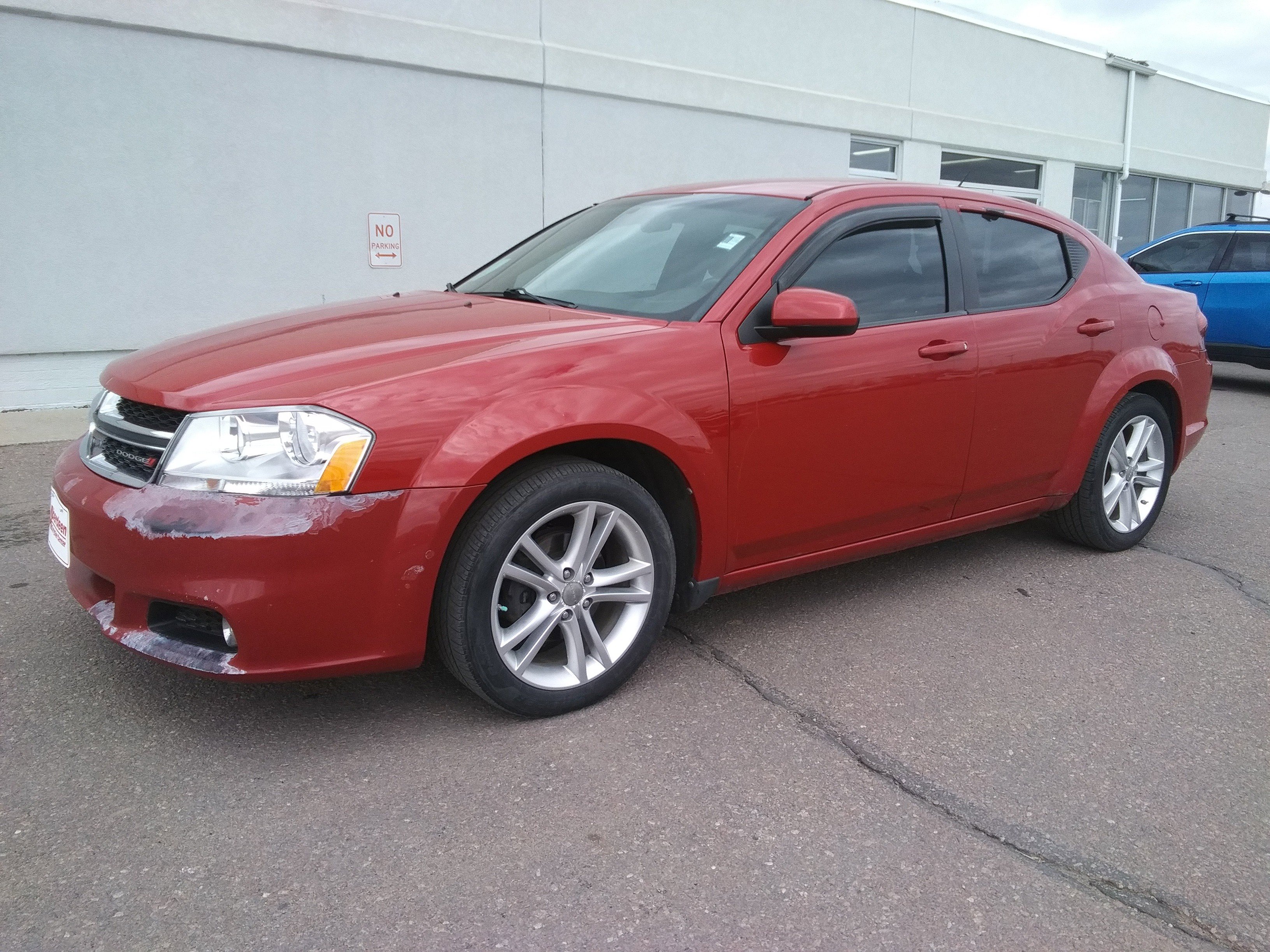Used 2013 Dodge Avenger SXT FWD image 2