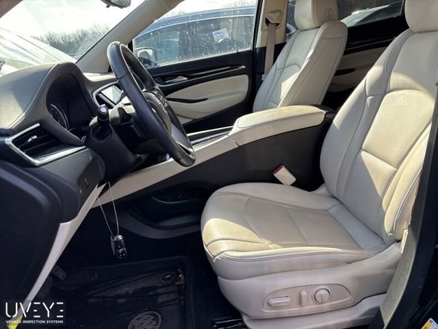 Used 2024 Buick Enclave Essence w/ Technology Package image 2