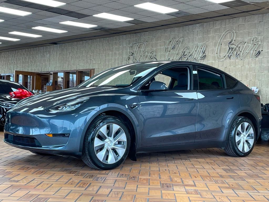 Used 2023 Tesla Model Y Long Range image 4