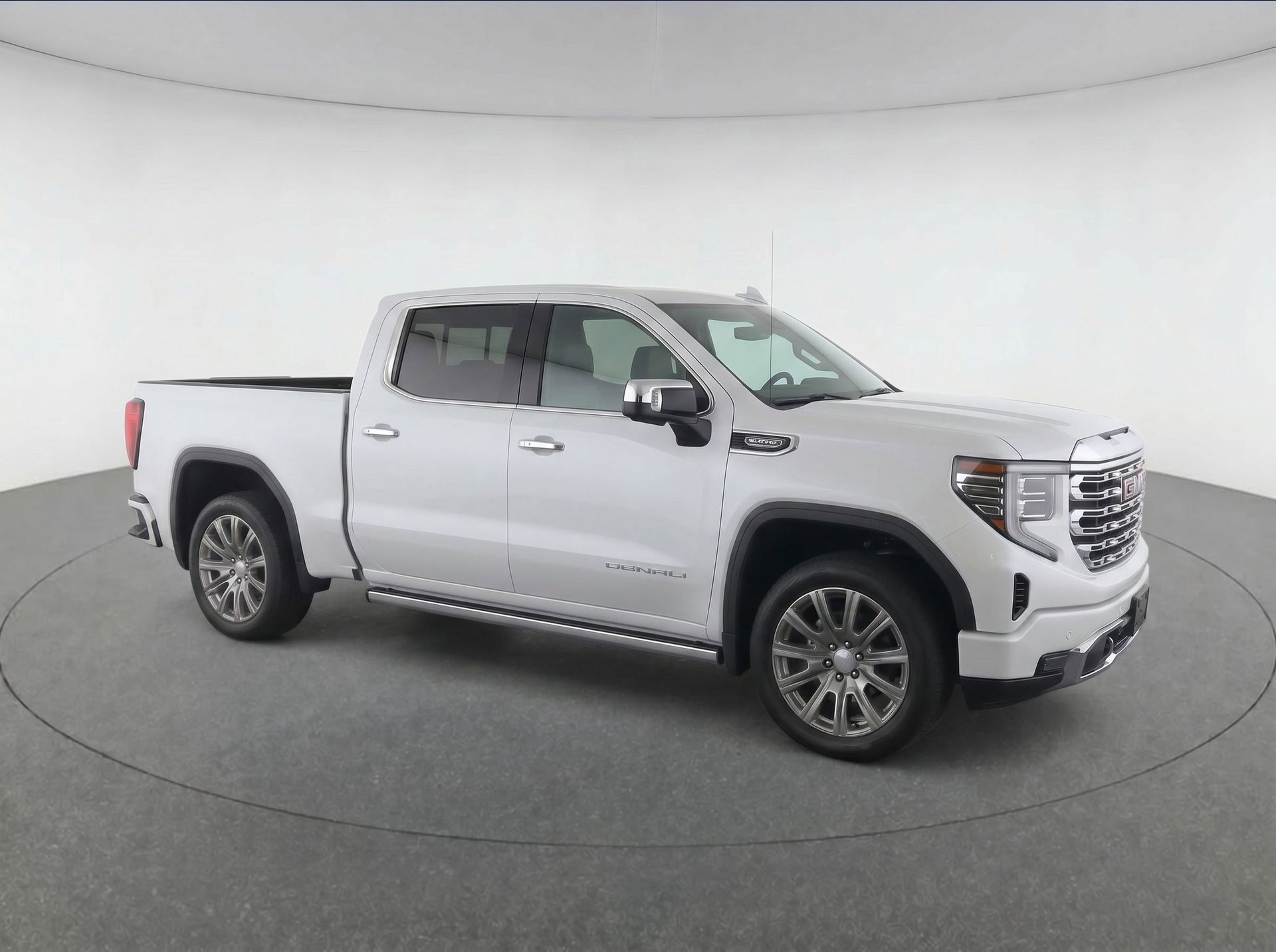 Used 2023 GMC Sierra 1500 Denali AWD/4WD image 3