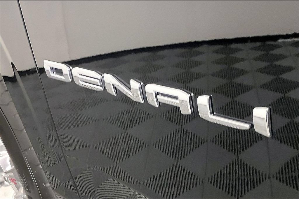 Certified 2026 GMC Yukon Denali w/ Sun & Power Step Package AWD/4WD image 23