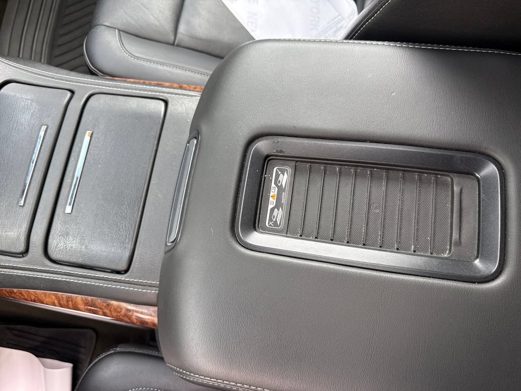 Used 2017 Chevrolet Suburban Premier AWD/4WD image 30