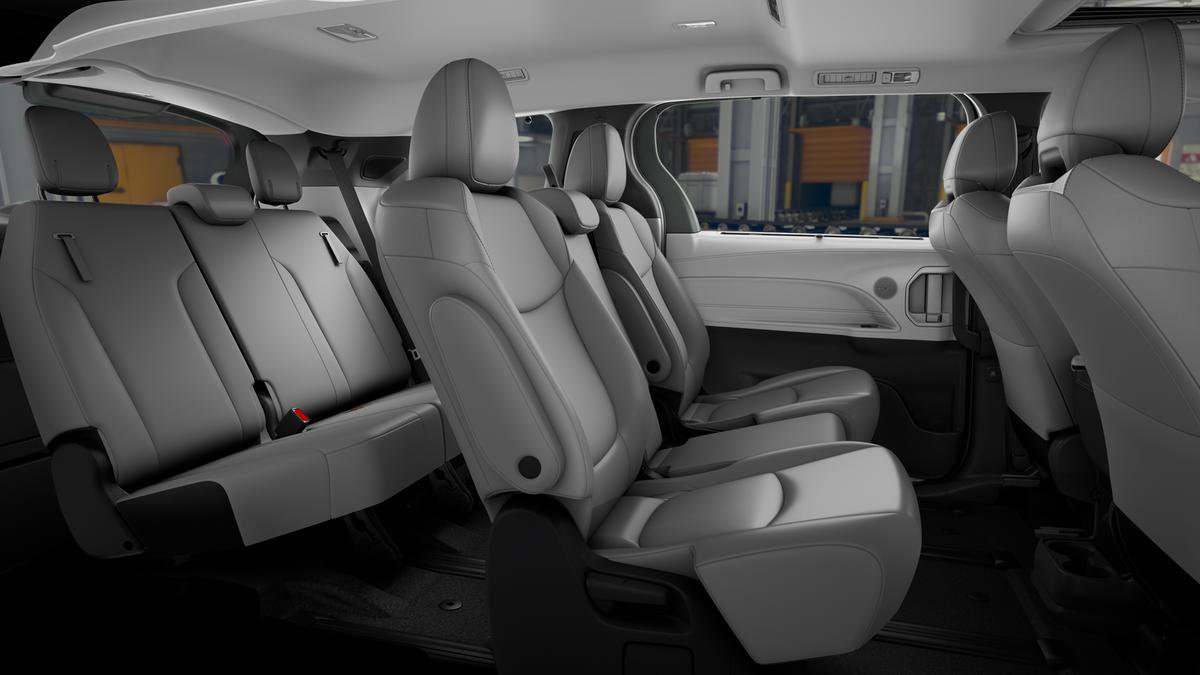 New 2026 Toyota Sienna XLE FWD image 2