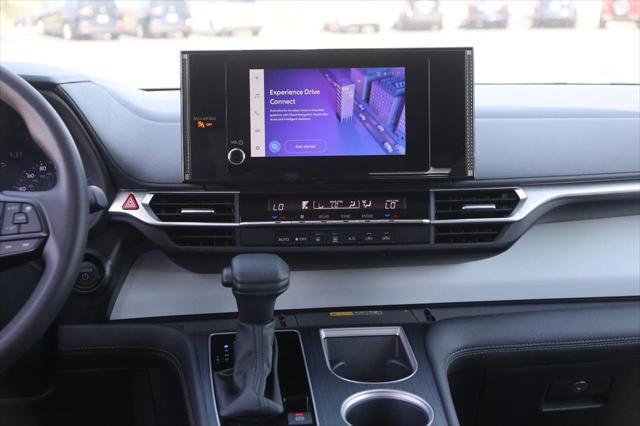 Certified 2025 Toyota Sienna LE image 25