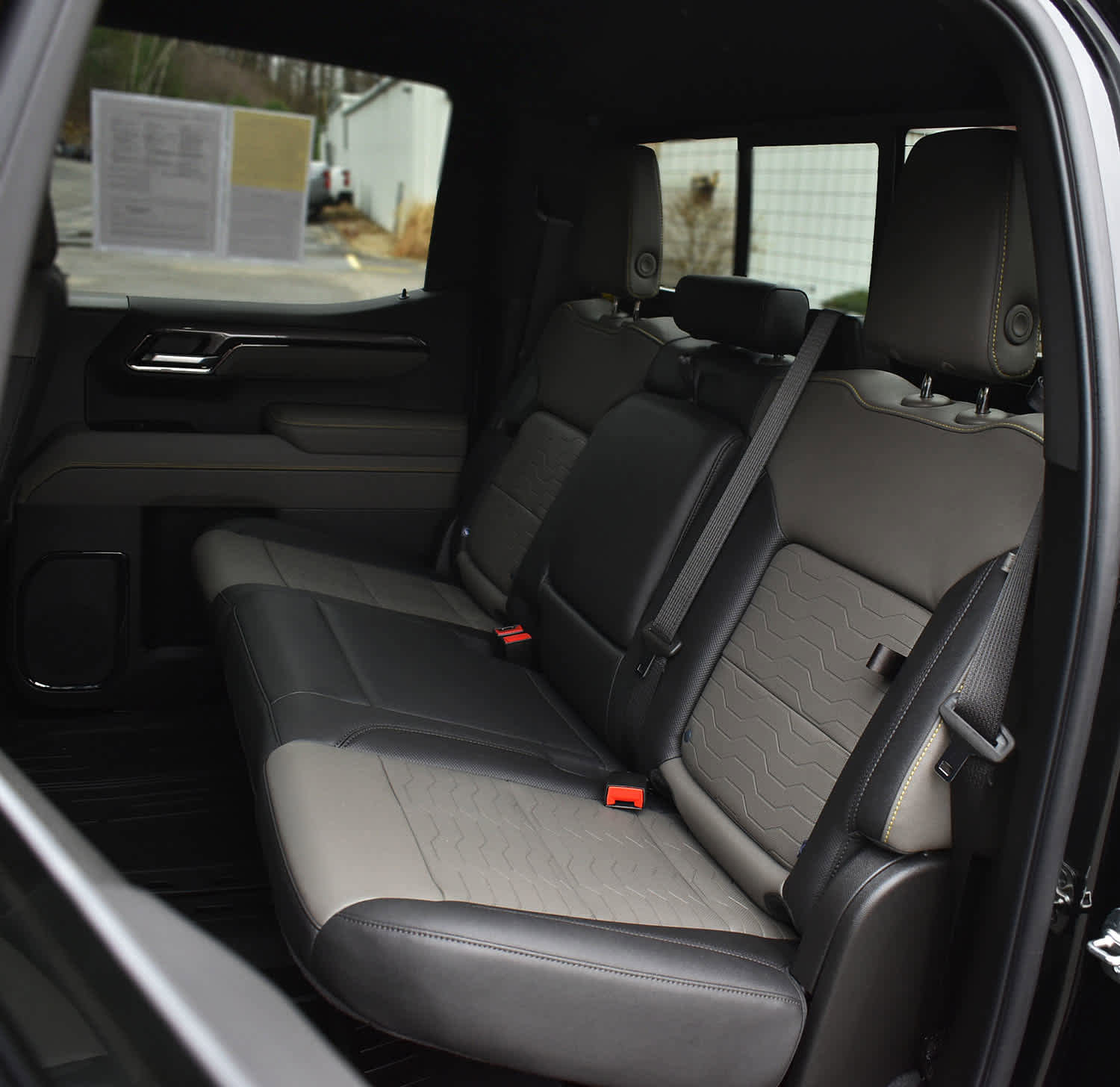 Used 2025 Chevrolet Silverado 1500 ZR2 w/ Technology Package image 11