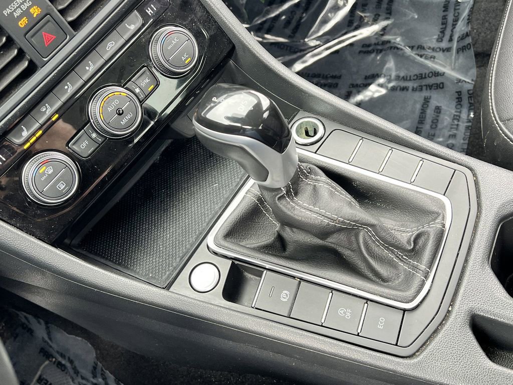 Used 2024 Volkswagen Jetta SE image 23