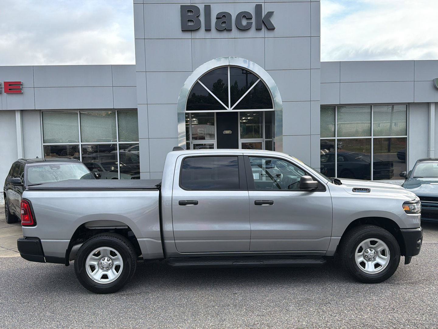 Used 2025 RAM 1500 Tradesman AWD/4WD image 3