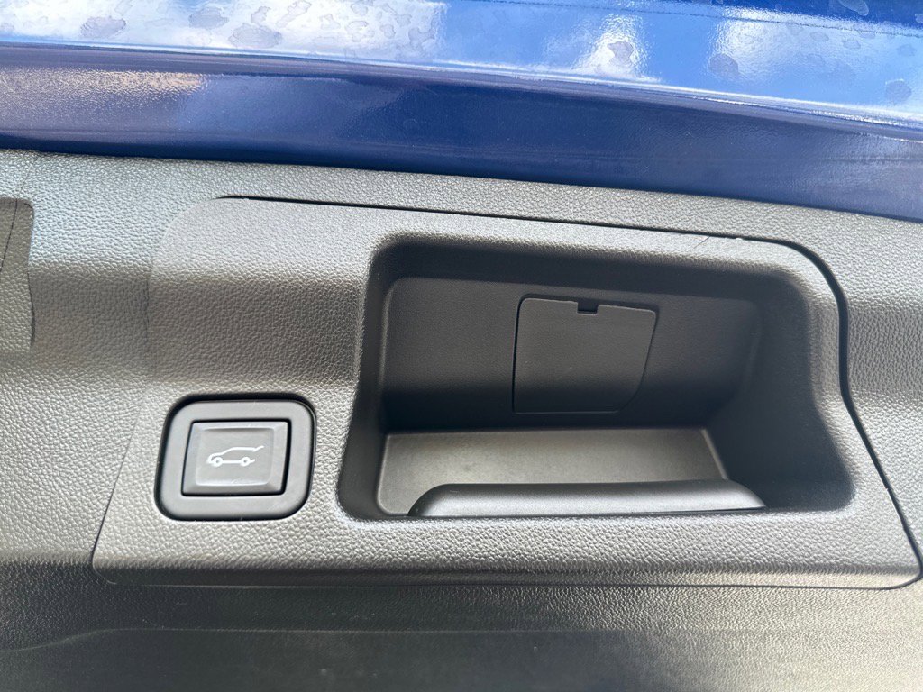 Used 2023 GMC Acadia AT4 image 6