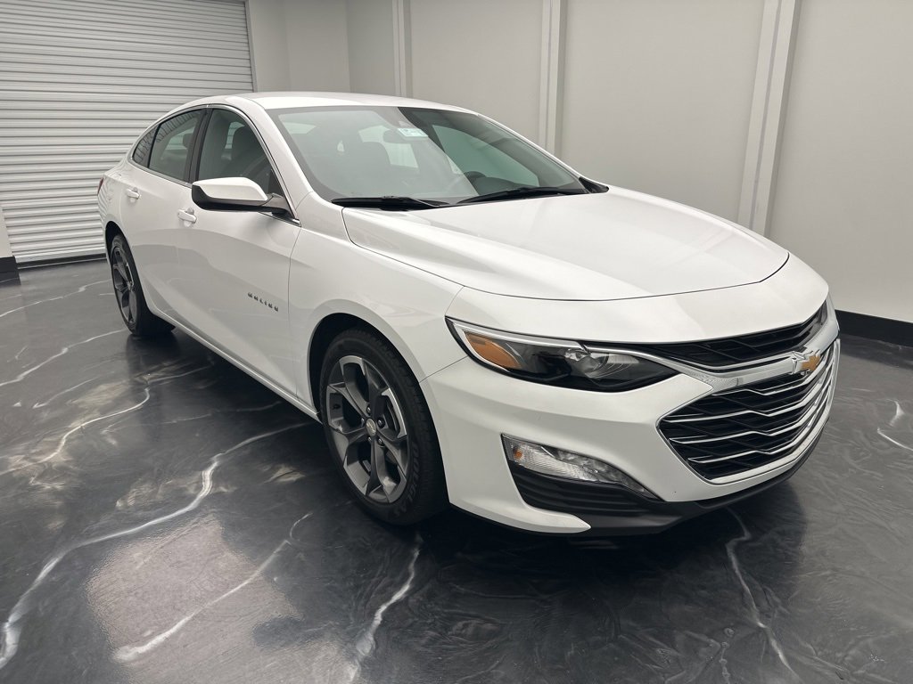 Used 2024 Chevrolet Malibu LT image 2