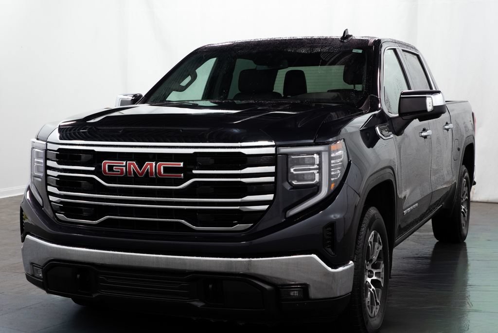 Used 2025 GMC Sierra 1500 SLT RWD image 3