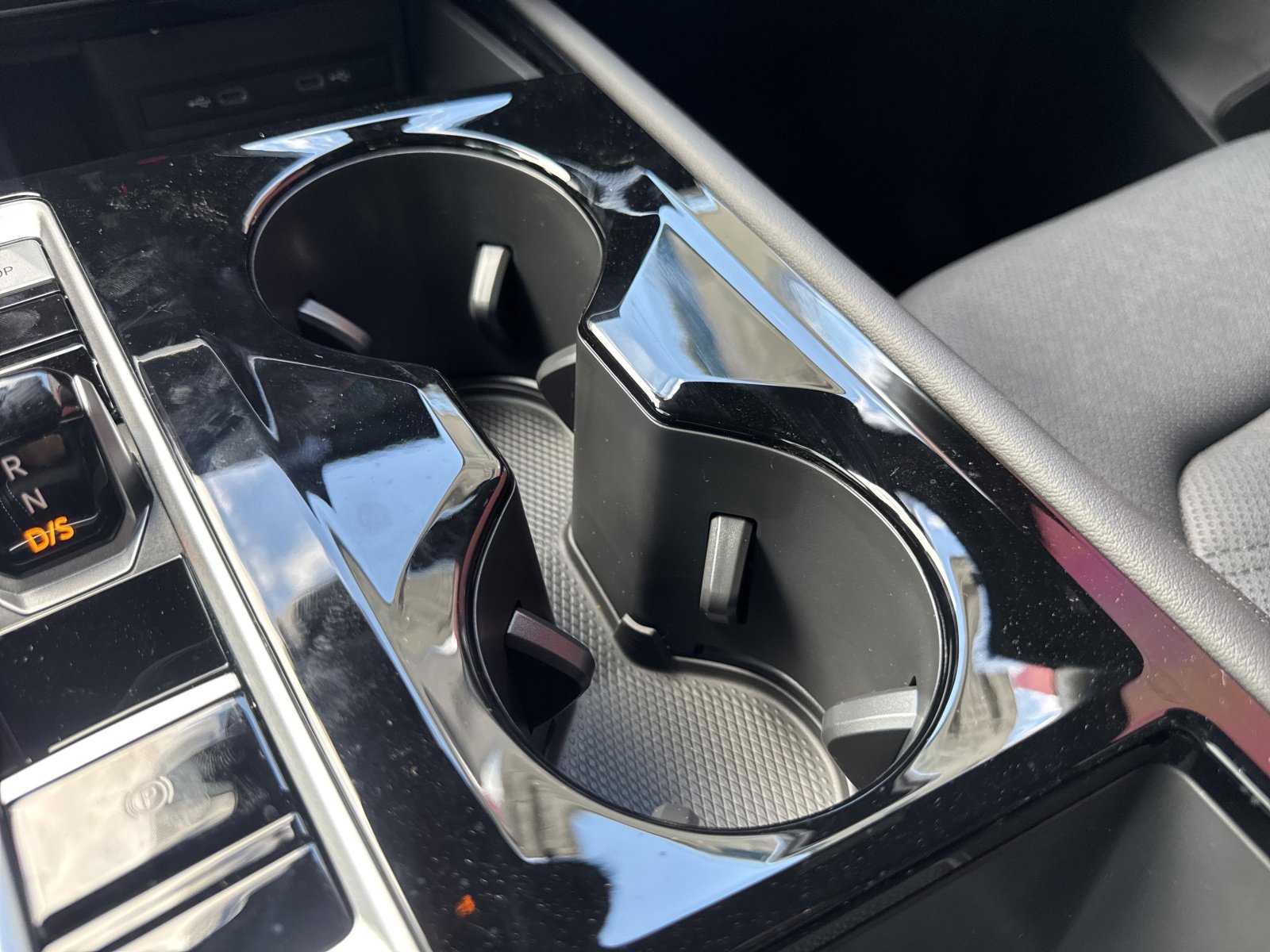 New 2026 Volkswagen Atlas Cross Sport SE image 30