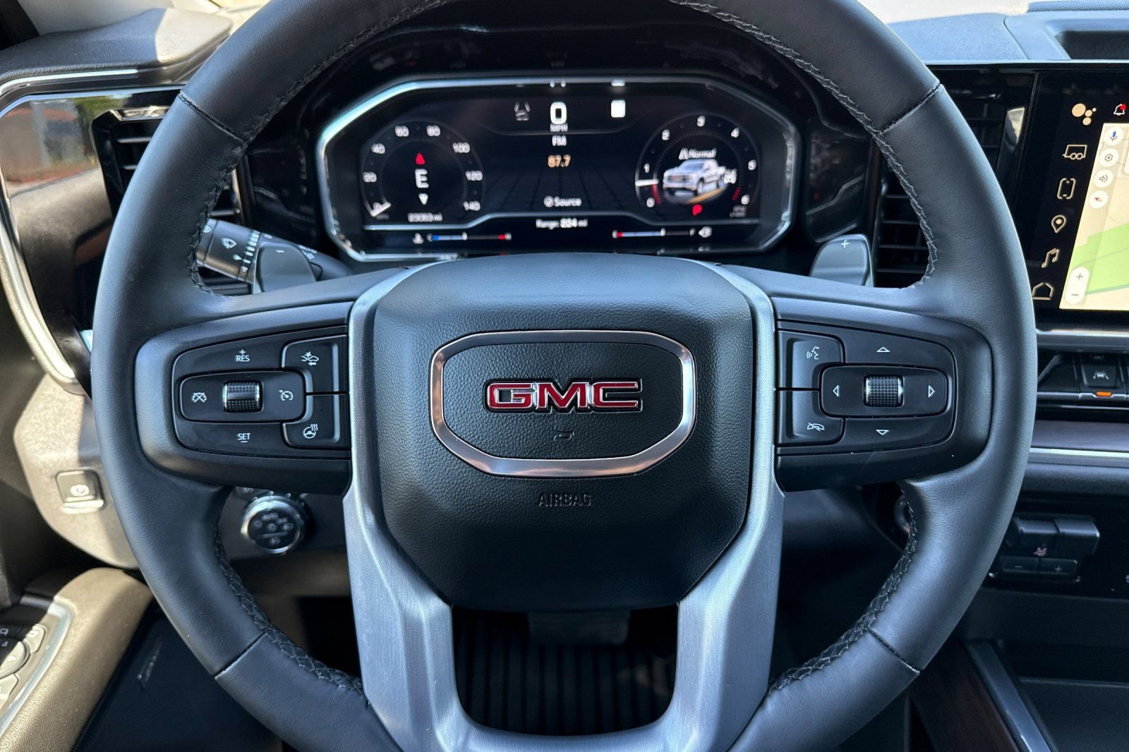 Used 2023 GMC Sierra 1500 SLT w/ SLT Premium Plus Package AWD/4WD image 23