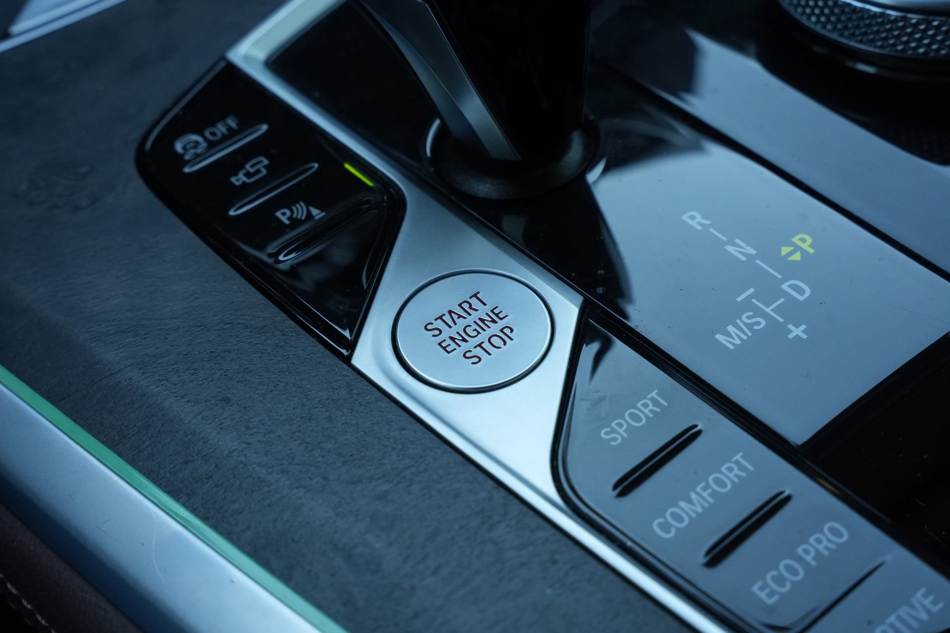 Used 2022 BMW X5 sDrive40i w/ M Sport Package RWD image 15