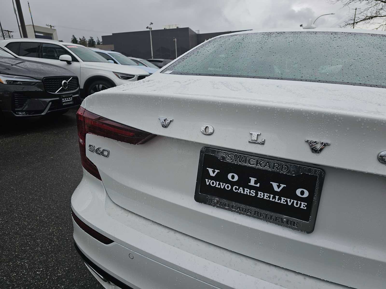 Certified 2022 Volvo S60 T8 R-Design Expression w/ Premium Package AWD/4WD image 14