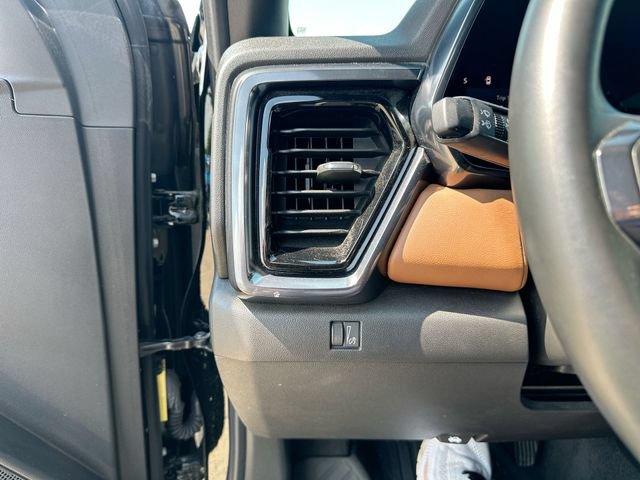 Used 2024 GMC Canyon AT4 AWD/4WD image 20