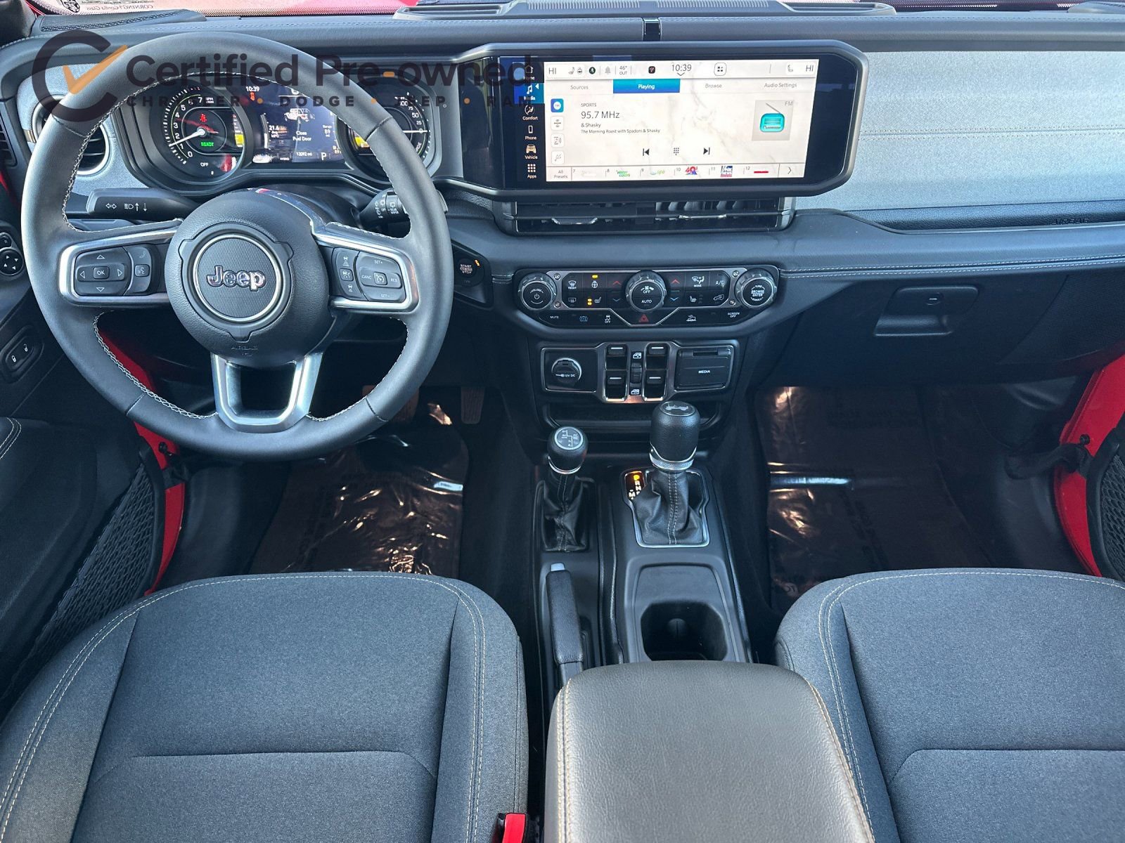 Used 2025 Jeep Wrangler Unlimited Sahara image 14