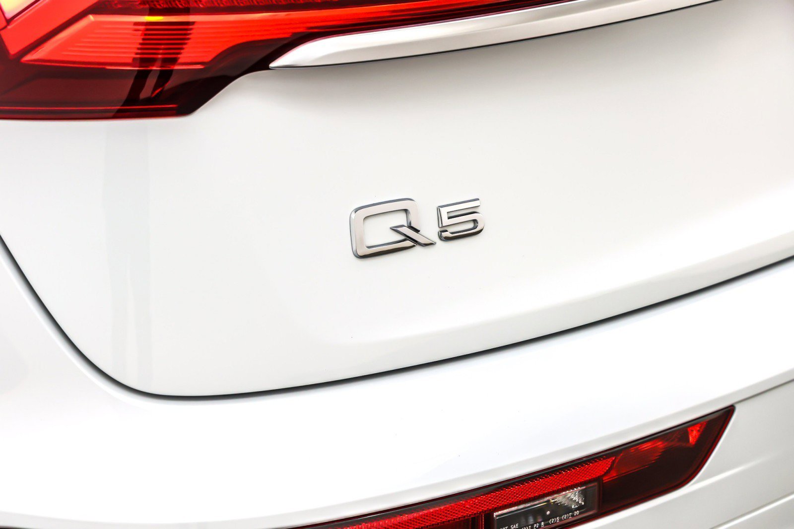 Used 2022 Audi Q5 2.0T Premium w/ Convenience Package image 9