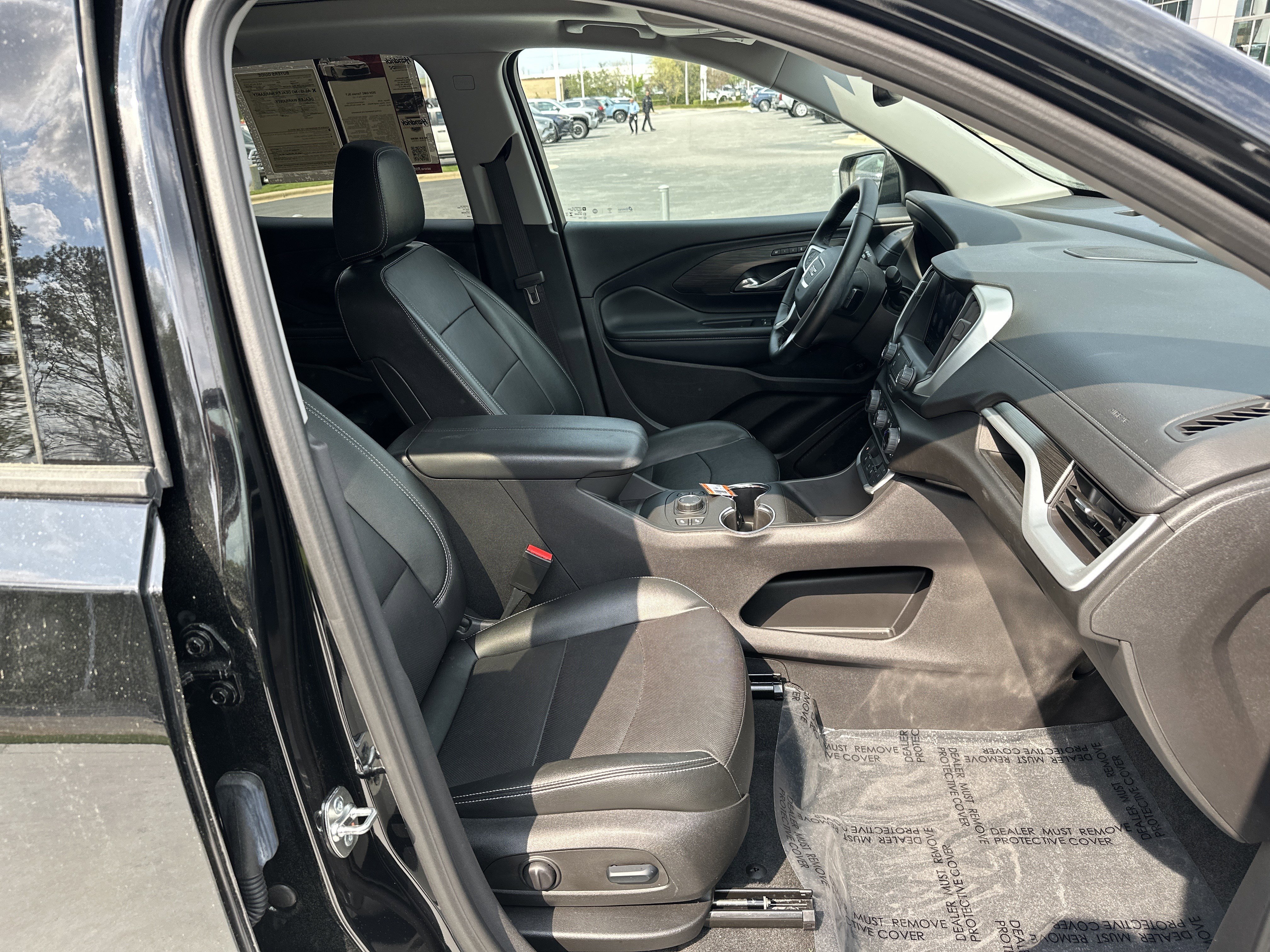 Used 2024 GMC Terrain SLT w/ Infotainment Package II image 33