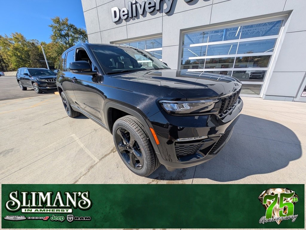New 2025 Jeep Grand Cherokee Limited w/ Black Appearance Package