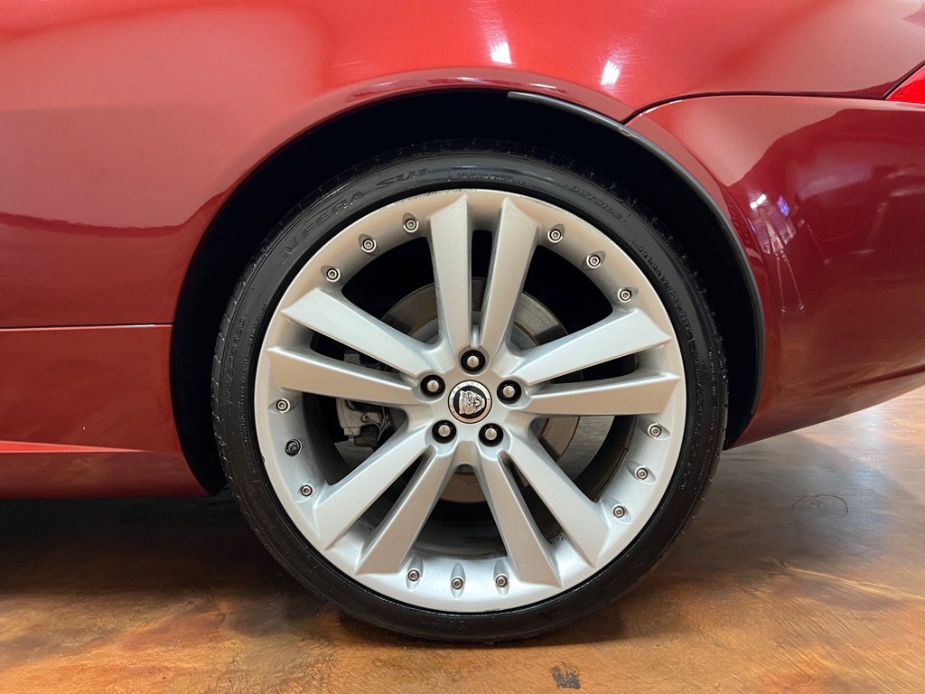 Used 2010 Jaguar XK Coupe RWD image 12