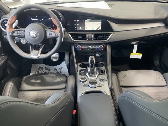 New 2025 Alfa Romeo Giulia AWD w/ Driving Assist Package image 46