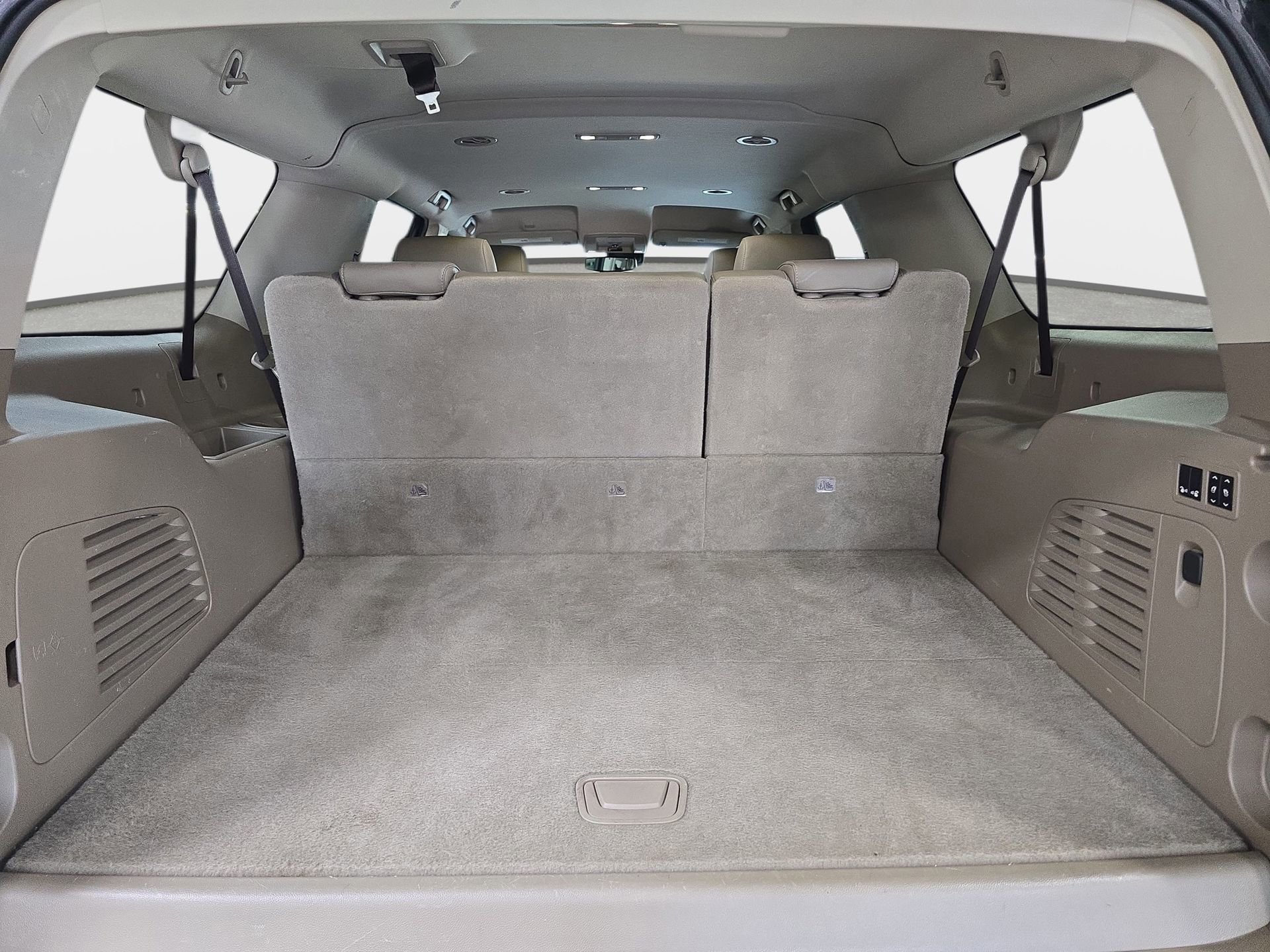 Used 2017 Chevrolet Suburban Premier RWD image 12