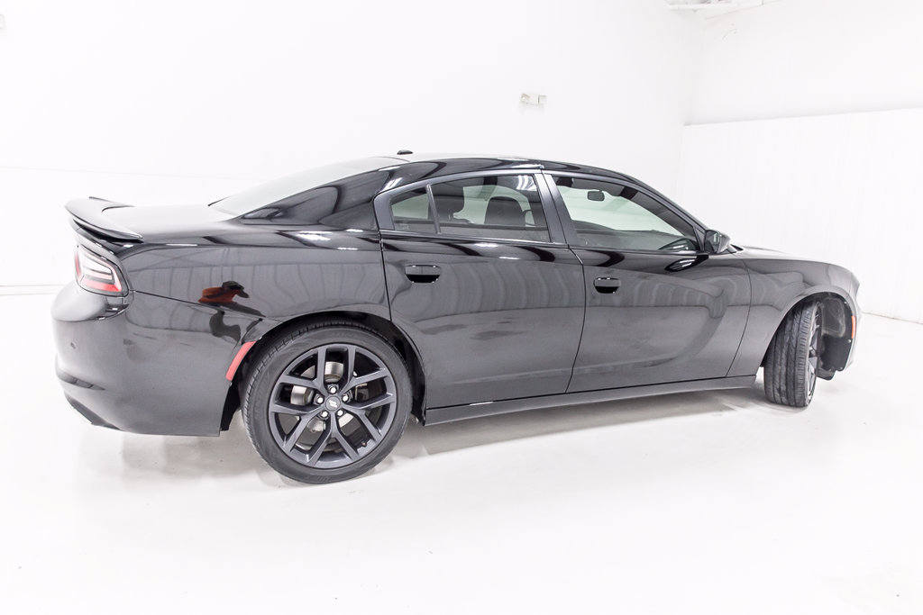 Used 2021 Dodge Charger SXT w/ Blacktop Package RWD image 9